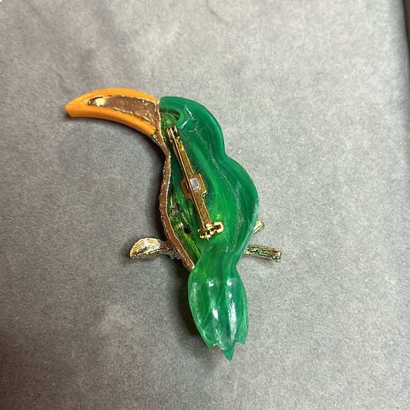 Vintage Toucan Brooch - Picture 2 of 3